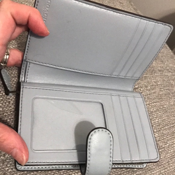 Coach - Picture 4 of 8